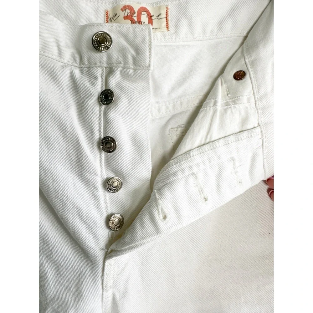 We The Free Maggie Mid Rise Straight Jean  in Optic White Denim Distressed 30 - Picture 7 of 14